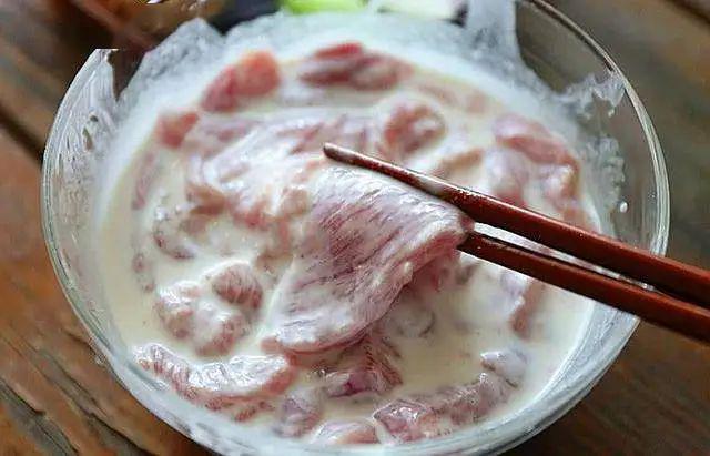 炒菜用的生粉和淀粉有什么区别,教你一招生粉跟淀粉的用途