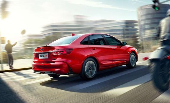 雪佛兰科鲁泽rs-330t轻混三缸20款,雪佛兰科鲁泽22款1.5l自动320悦享