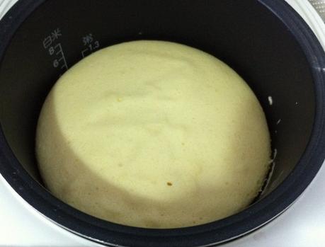 如何用电饭锅做蛋糕简单又好吃,如何用电饭锅做蛋糕更松软好吃