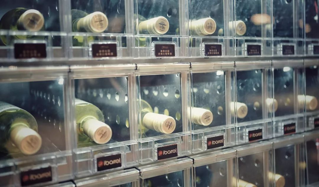 在机场睡觉24小时,在机场等待的6个小时