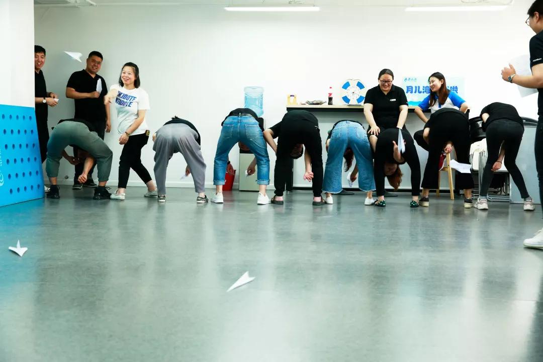 只有越来越强大才能越相信童话,只有越来越强大才能越战越勇