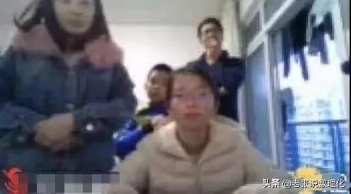 大型网课翻车现场小朋友,小学生网课大型翻车现场没关麦