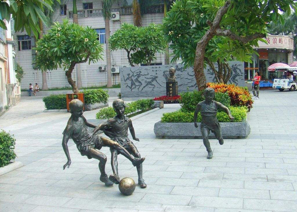 踢足球的好处英语,踢足球的好处和功效