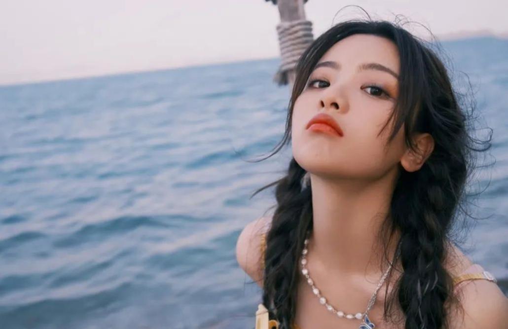 适合30-40岁圆脸减龄扎发,锁骨发型女怎么扎圆脸减龄