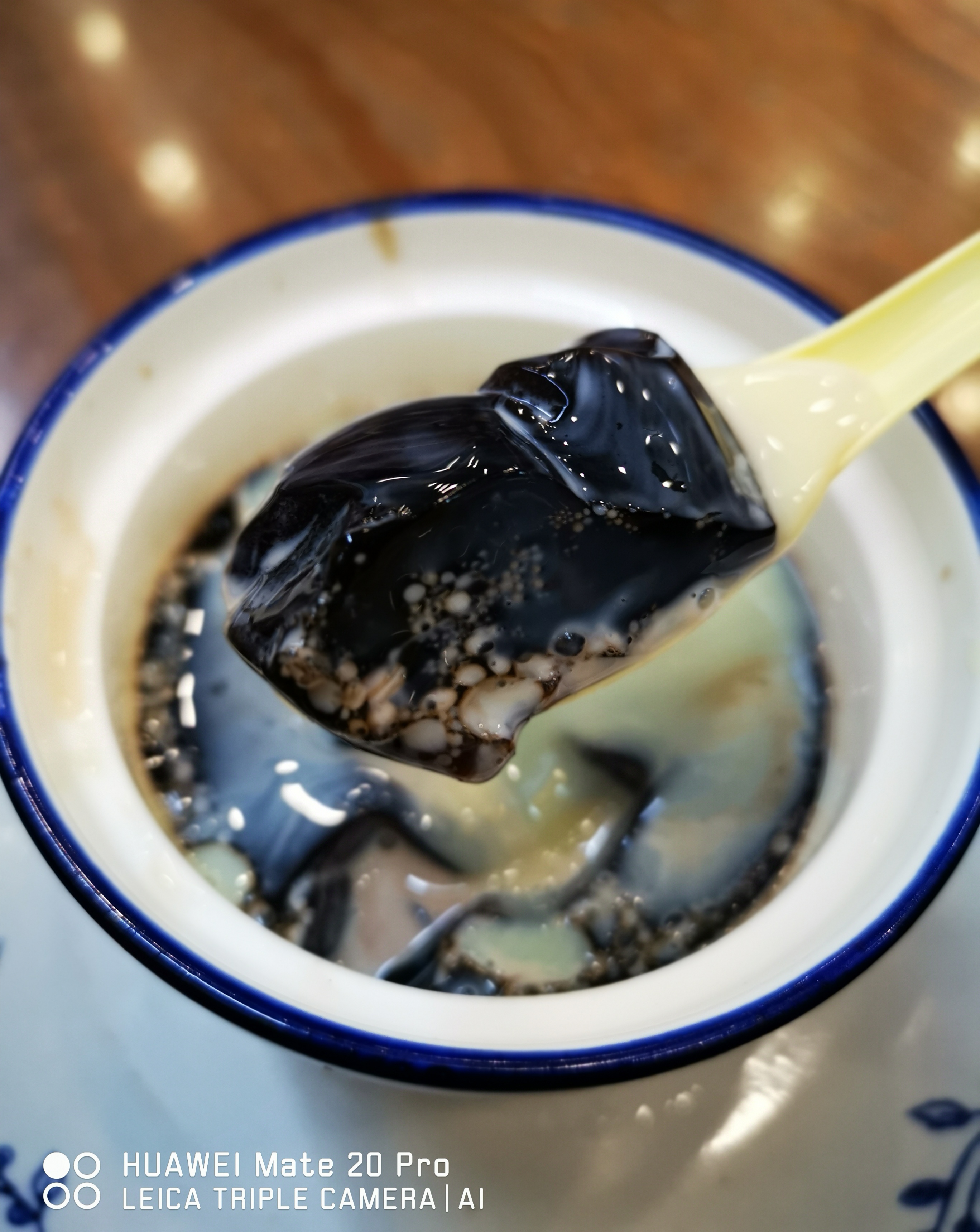 文明路这家近四十载的炖品老店，有几好味几乎每日老广都排长龙？