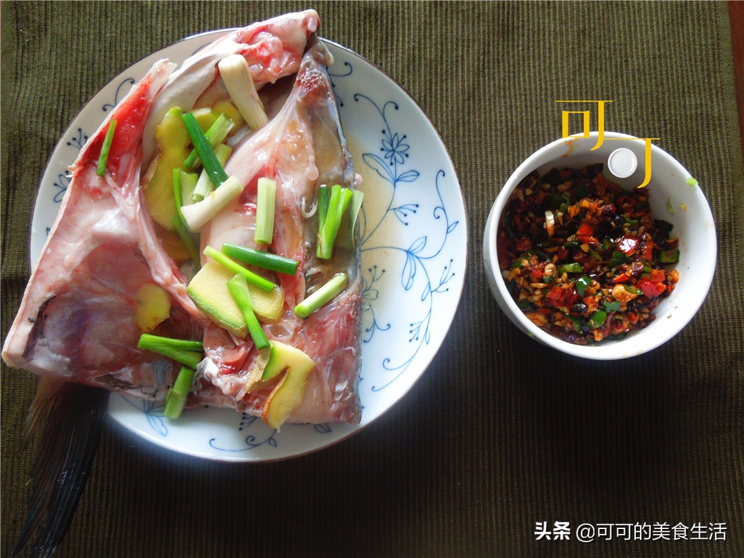 紫蒜辣酱蒸鱼头做法,剁椒蒸鱼头的辣酱