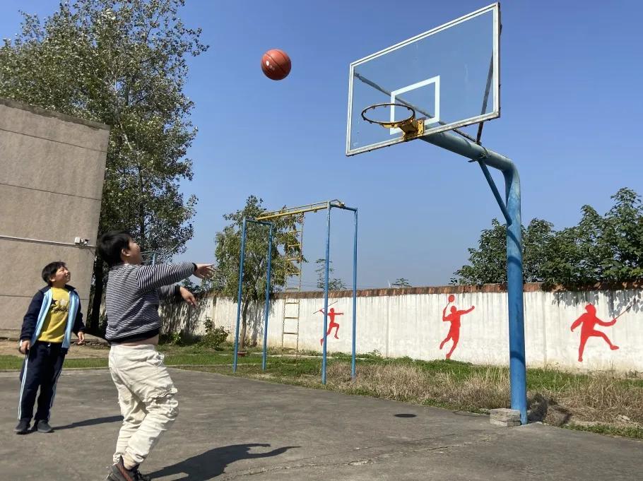 暖流计划公益活动进陕南山区校园,暖流计划公益基金