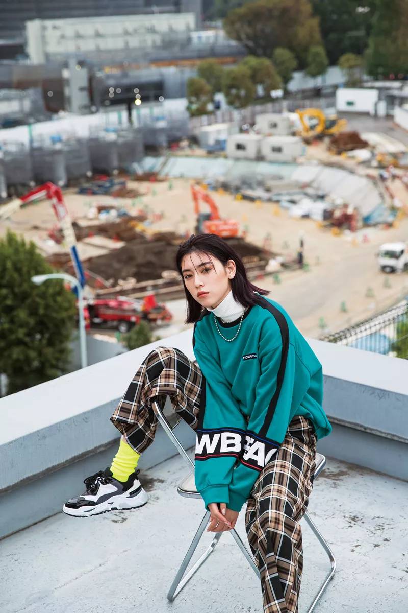 SLY、moussy、RCS等品牌杂志揭载：三吉彩花“东京都市物语”