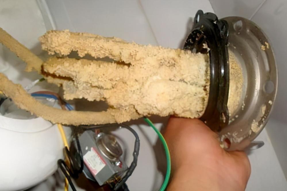 电热水器2500w一个小时多少电费,电热水器省电方法