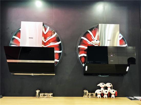 强排定义烟机女排见证德意—德意电器携大风压油烟机新品亮相AWE