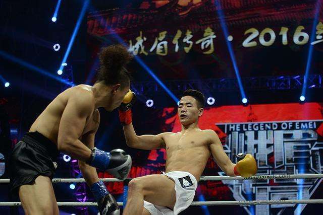 19岁打工仔爱上搏击，凭拳头三杀日本搏击高手，赢得地位