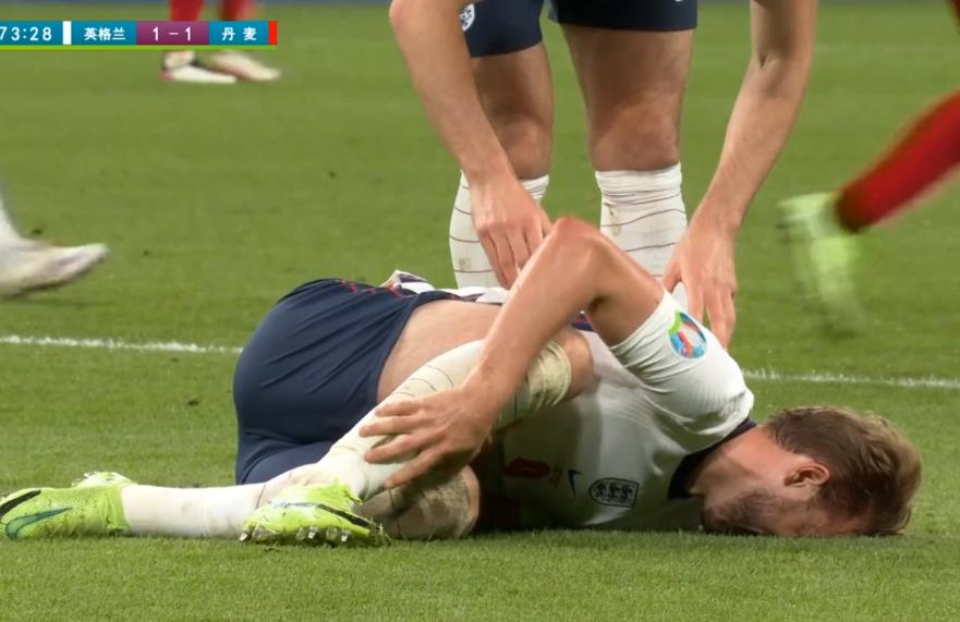 欧洲杯英格兰踢飞点球,欧洲杯巨大争议判罚