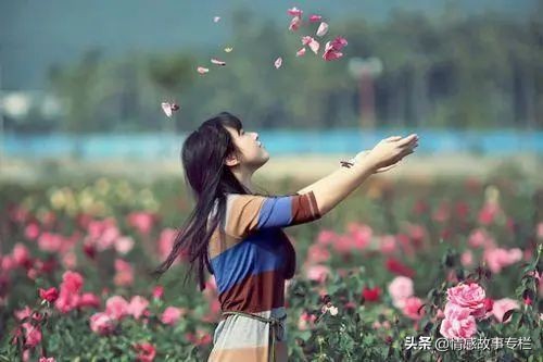 晚上孤独寂寞伤感的朋友圈,孤独寂寞伤感经典句子朋友圈