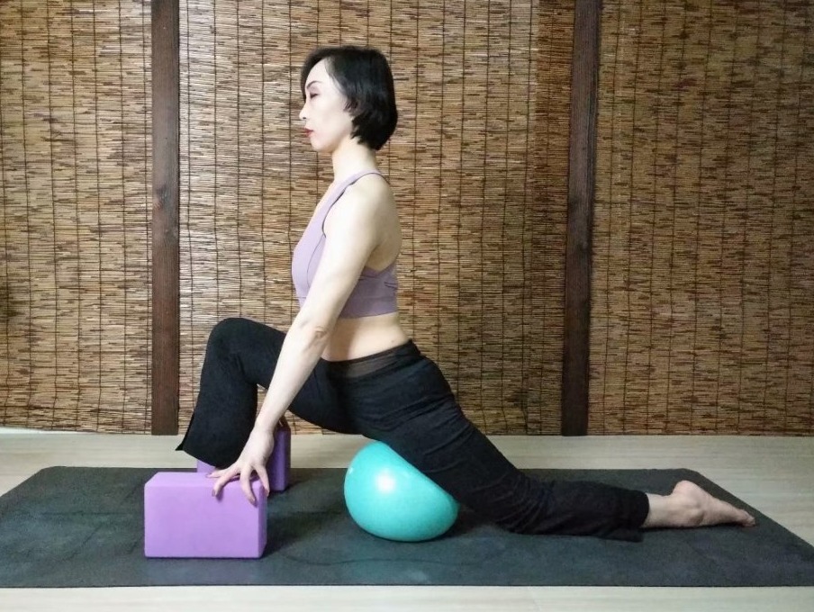 膝关节咔咔响隐隐作痛,下蹲时膝关节有小咔咔声