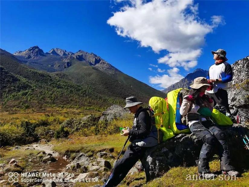 陪着贡嘎过仲秋，深夜听到女生的尖叫（上）