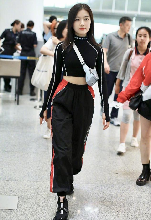 适合小圆脸女生的发型学生党,适合小圆脸发际线高的女生的发型