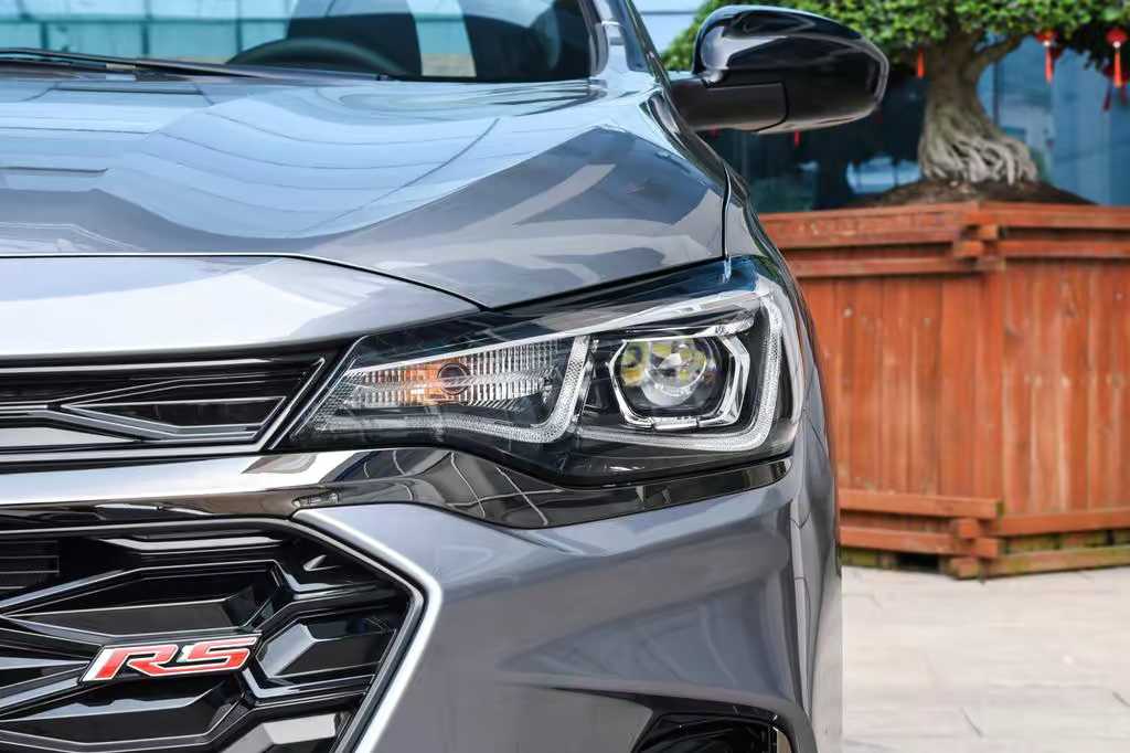 雪佛兰科鲁泽1.0t轻混试驾视频,有颜有实力测试雪佛兰科鲁泽