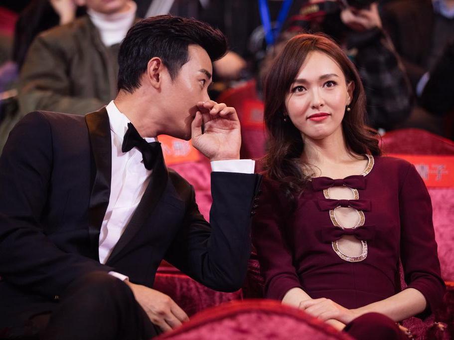 唐嫣越来越奔放了，真空礼服“挖三洞”，奈何无“料”可秀