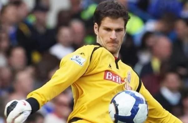 足球场上最多罚下几人,足球13秒进球