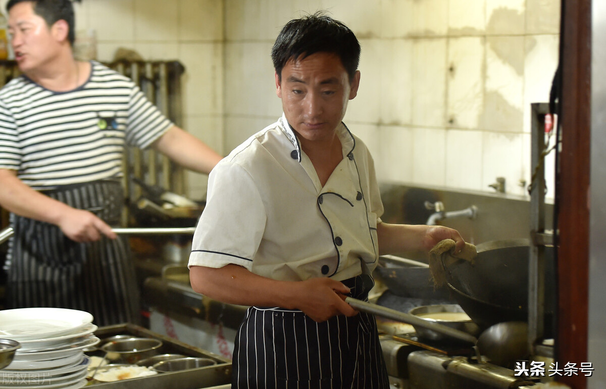 电工如何月入过万,干什么电工月入过万