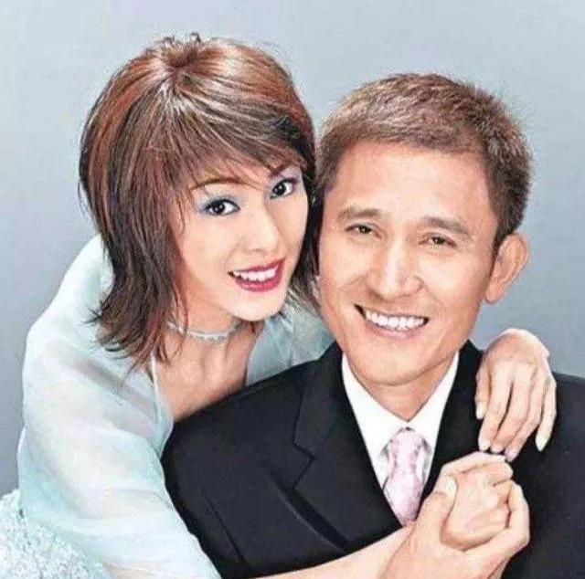 成龙和米雪是怎么样相爱的,成龙奥斯卡举办庆功宴米雪