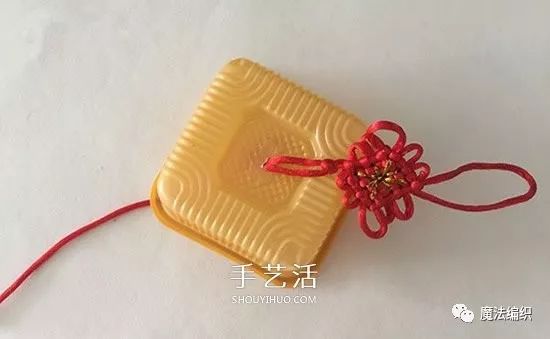 用月饼盒做最简单的手工灯笼,月饼盒子废物利用手工制作灯笼