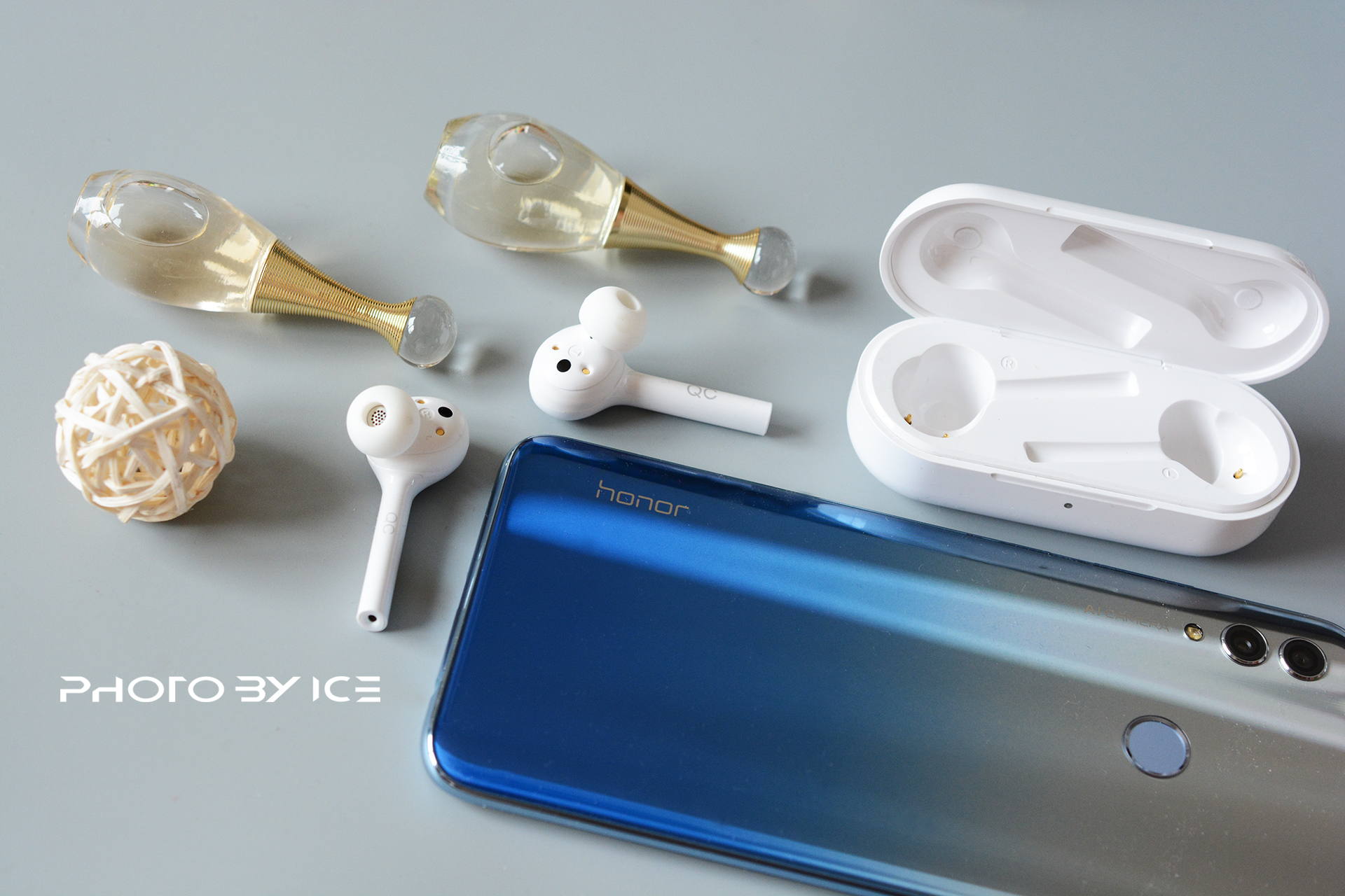 光荣蓝牙耳机flypods3对比青春版,光荣FlyPods青春版真无线蓝牙耳机