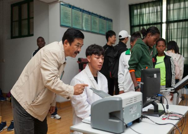 体育学院展飒爽英姿扬青春风采,体育学院朝气蓬勃