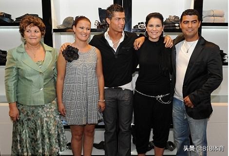 c罗有多宠乔治娜满眼都是爱,c罗回豪宅完整视频