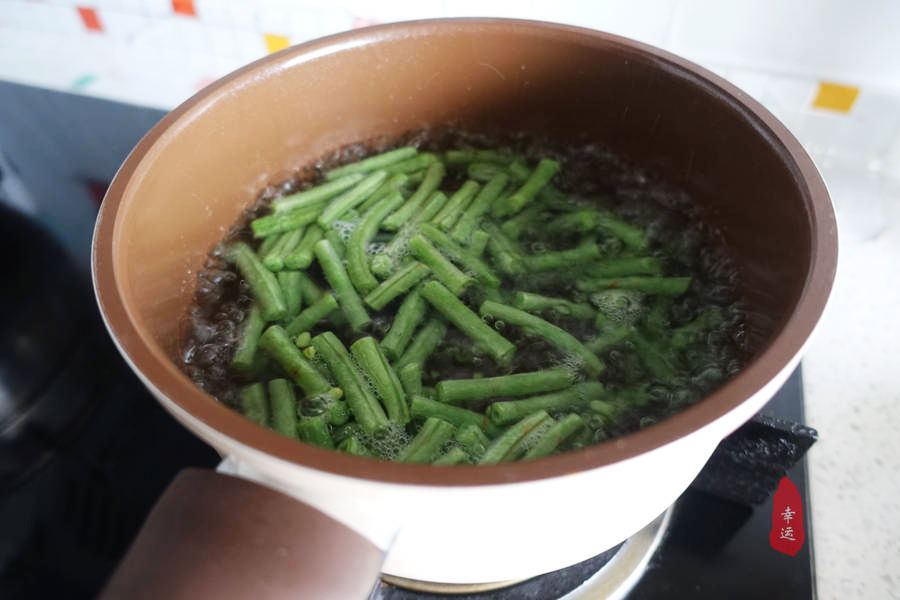 凉拌豇豆茄子的做法,凉拌豇豆最正宗的做法