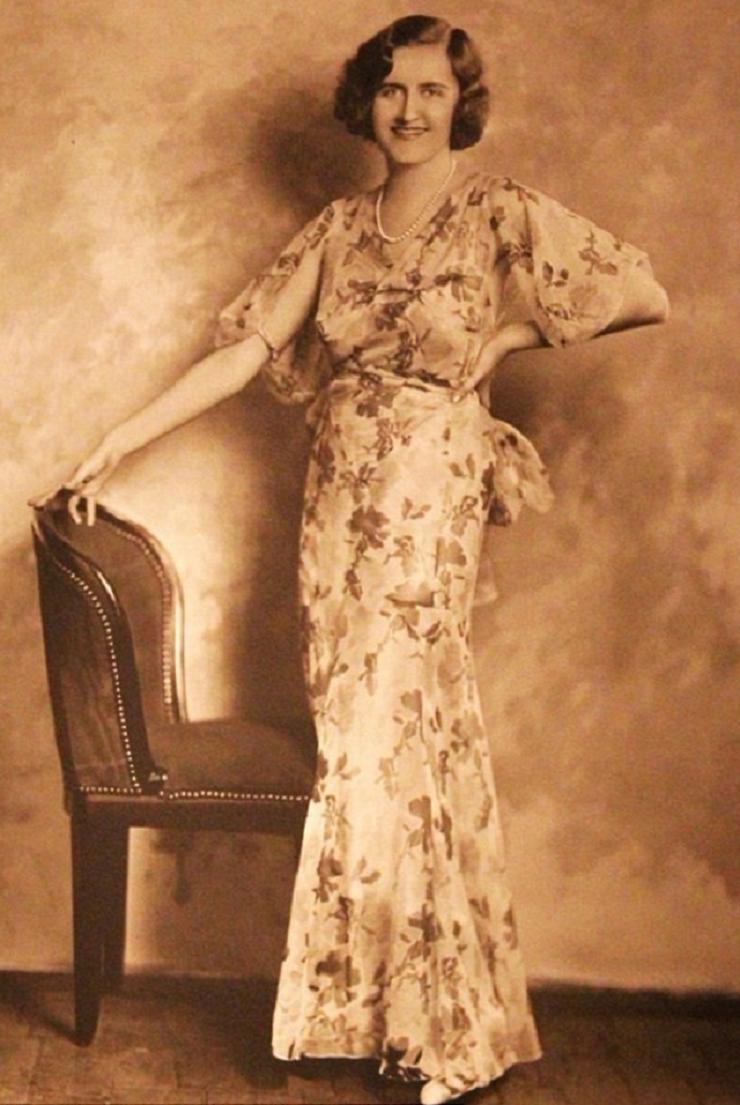 美国第一宅女继承34亿财产，将自己锁在公寓80年，一生只爱洋娃娃