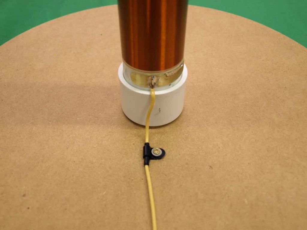 成为雷电法王很简单，用6个啤酒瓶和日常用品，就能做特斯拉线圈