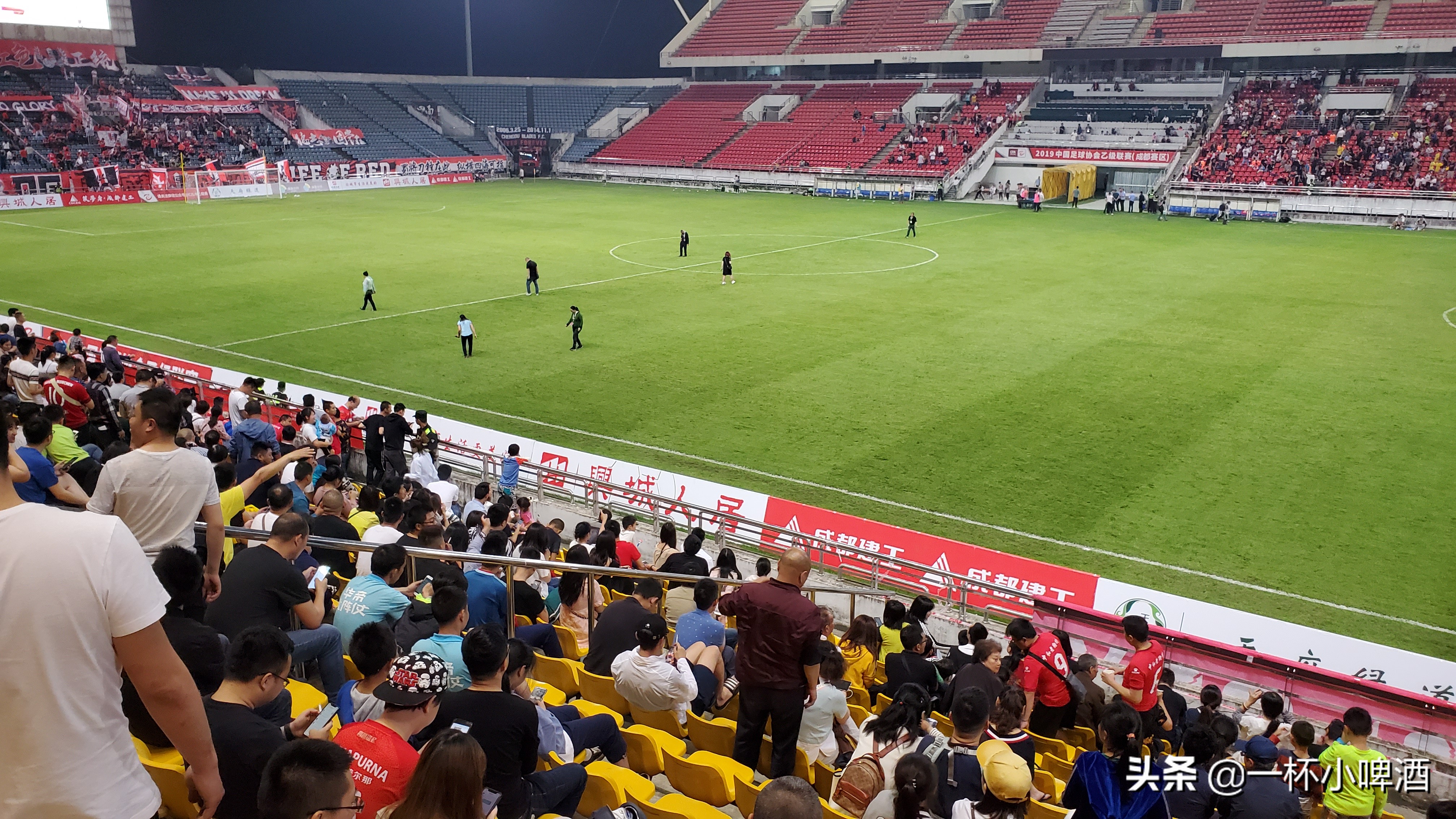 专业足球场转播效果,专业足球场观赛