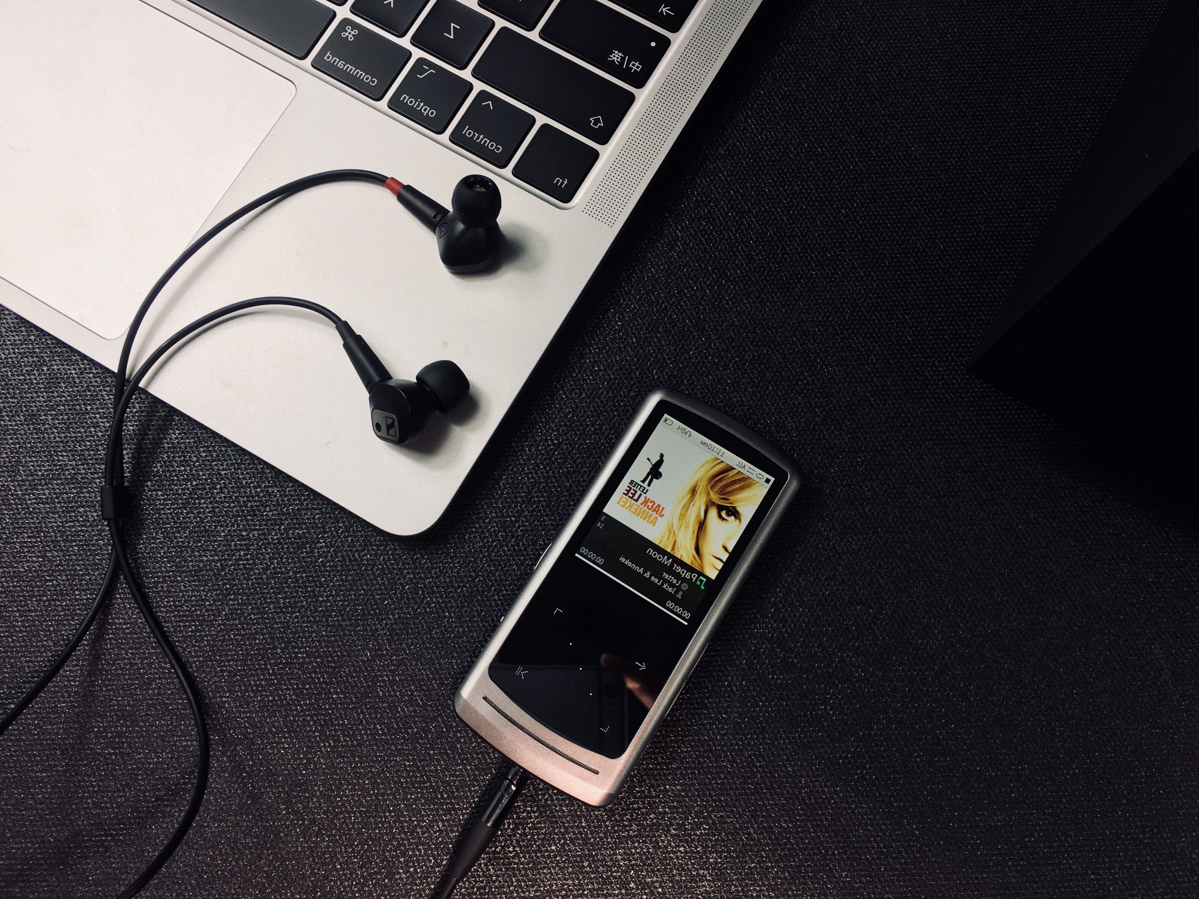 正统HIFI级MP3正式驾到，从外到内都是复古的贵族血液