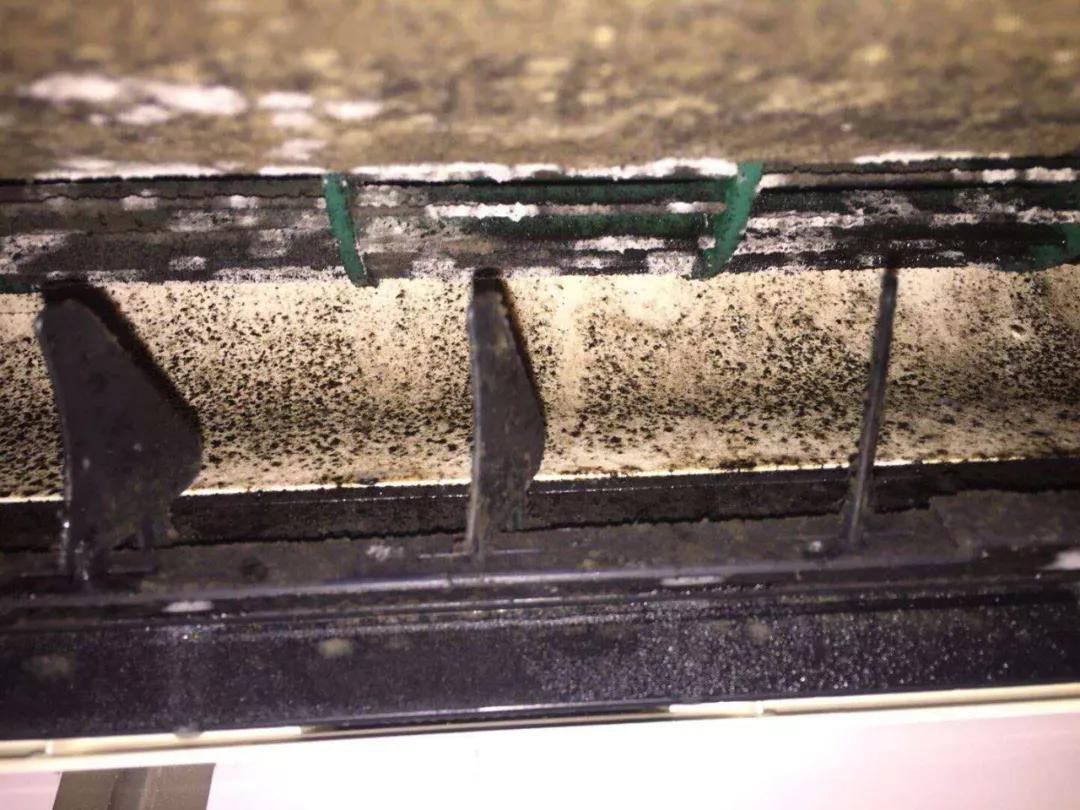 空调清洗过还是有酸味,打开空调有异味换哪里