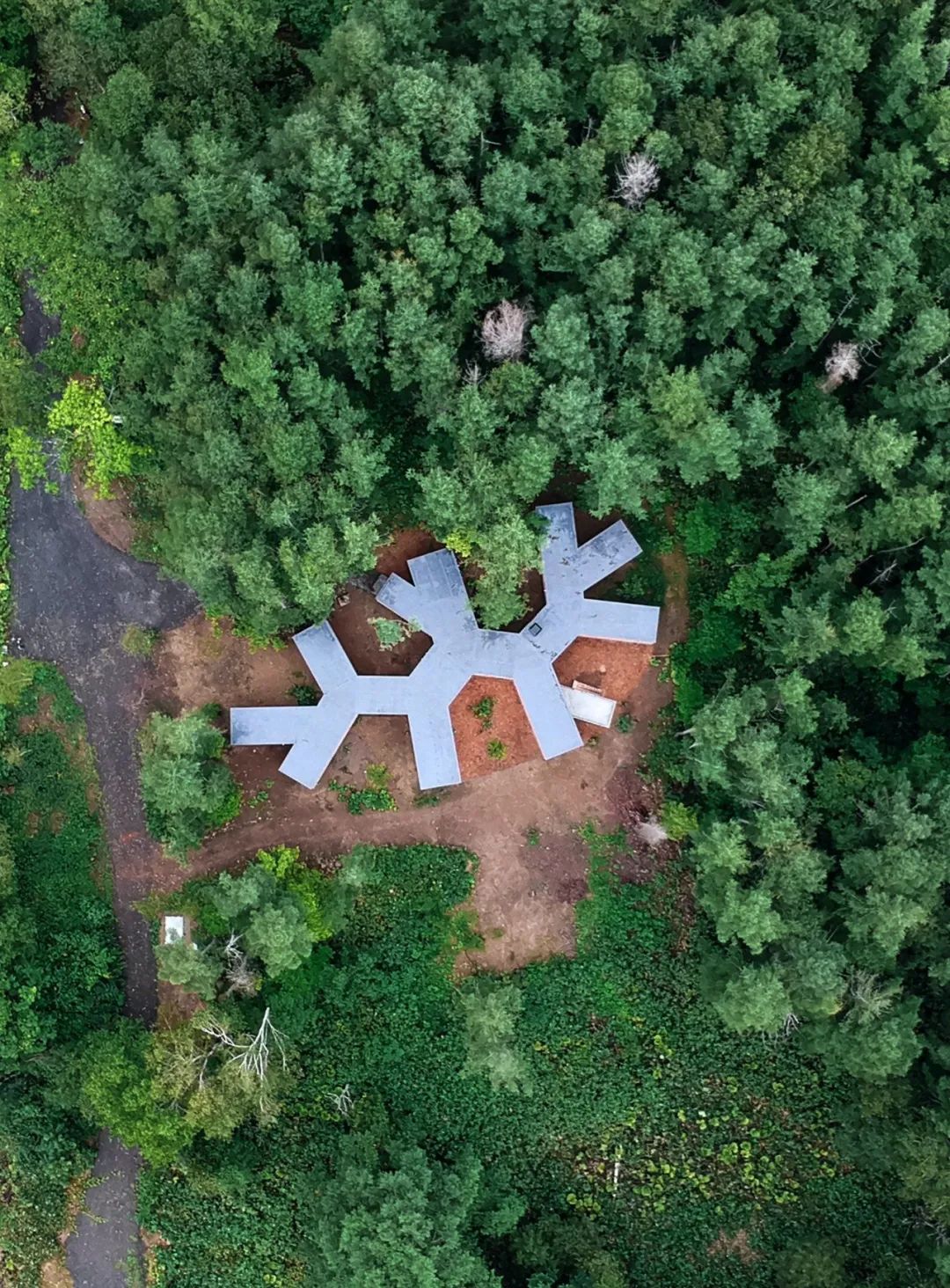 在冰岛最深的湖边自建木屋,自建木屋冰岛