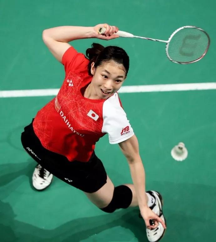 高远球如何正确发力,反手高远球的关键点