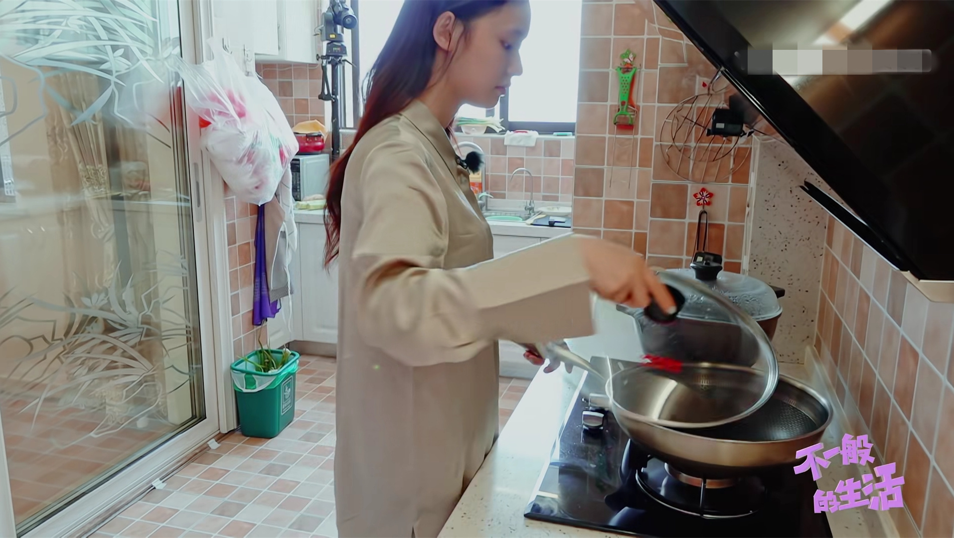 林允爸爸年轻的时候,林允父母综艺节目视频