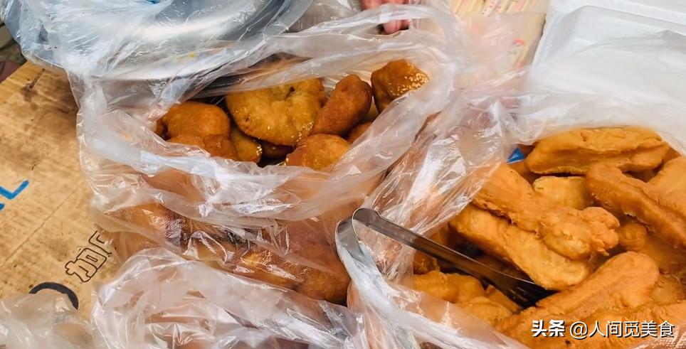 广东特点早餐3元一碗,农村特点早餐3元一碗