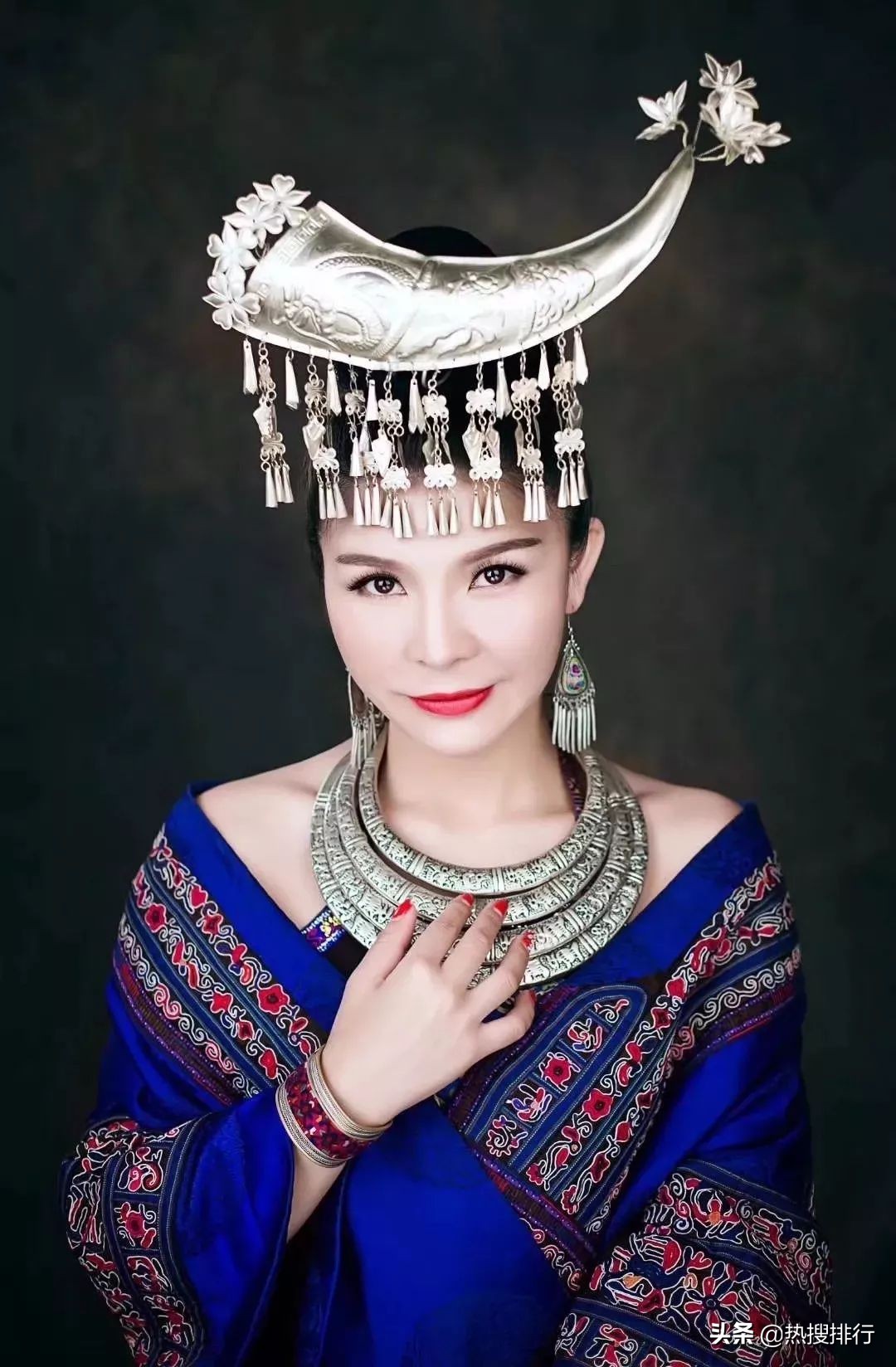 苗族歌手张丽娅邀请你：这个春天，我们相聚苗族锡绣发源地！