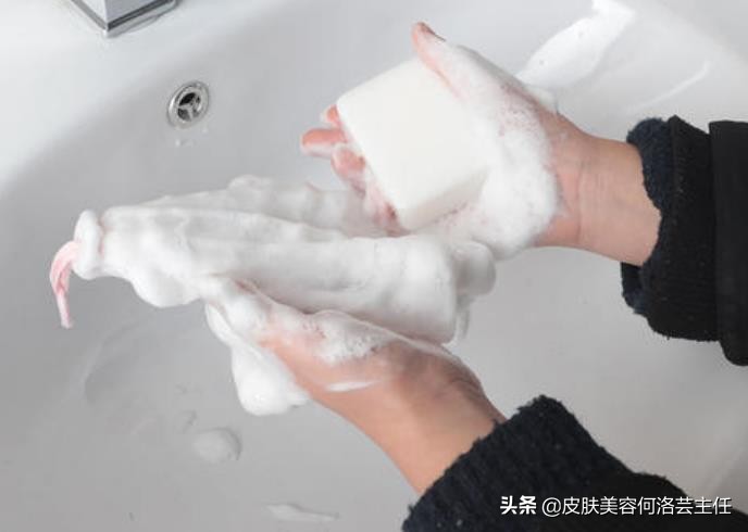 皮肤屏障受损多擦水乳可以恢复吗,脸部皮肤屏障严重受损用什么面霜