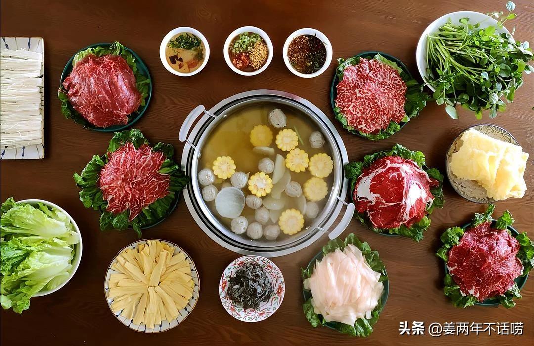 舌尖总导演再出手，《沸腾吧，火锅》，疫情当前，对着屏幕吃火锅