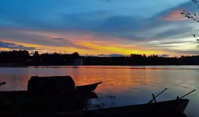 云南昆明小西湖,距离昆明3个小时车程的绝世仙境