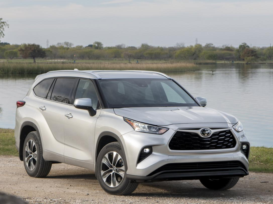 开拓者和汉兰达哪个值得买五座,开拓者2020款和汉兰达