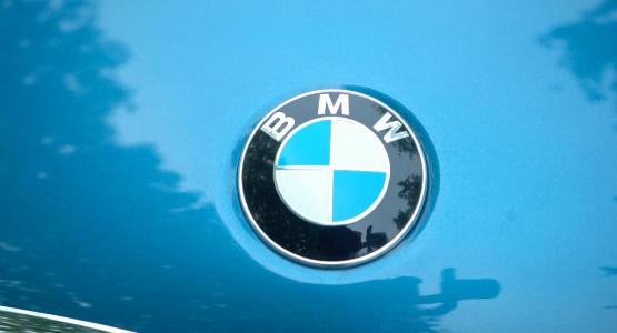 30万左右的大v8汽车,30万能买到v8小型汽车吗