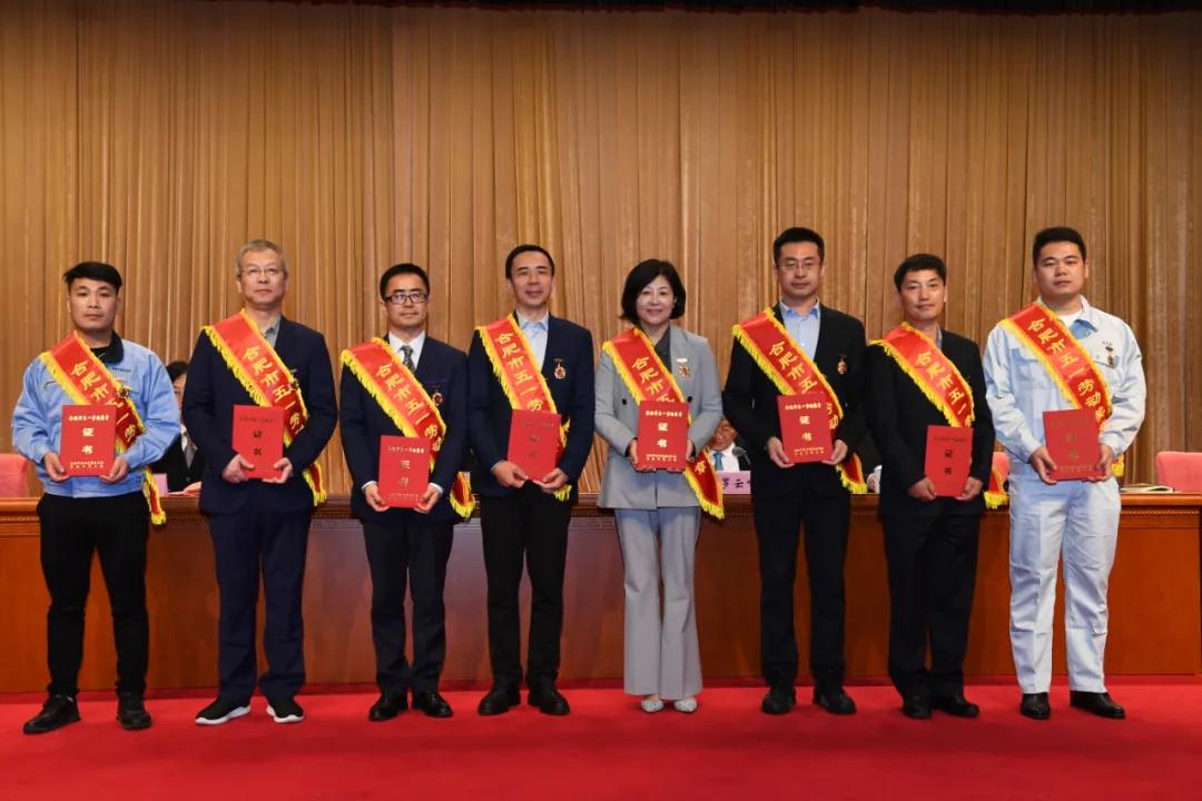 虞爱华访谈,虞爱华无私的工作态度