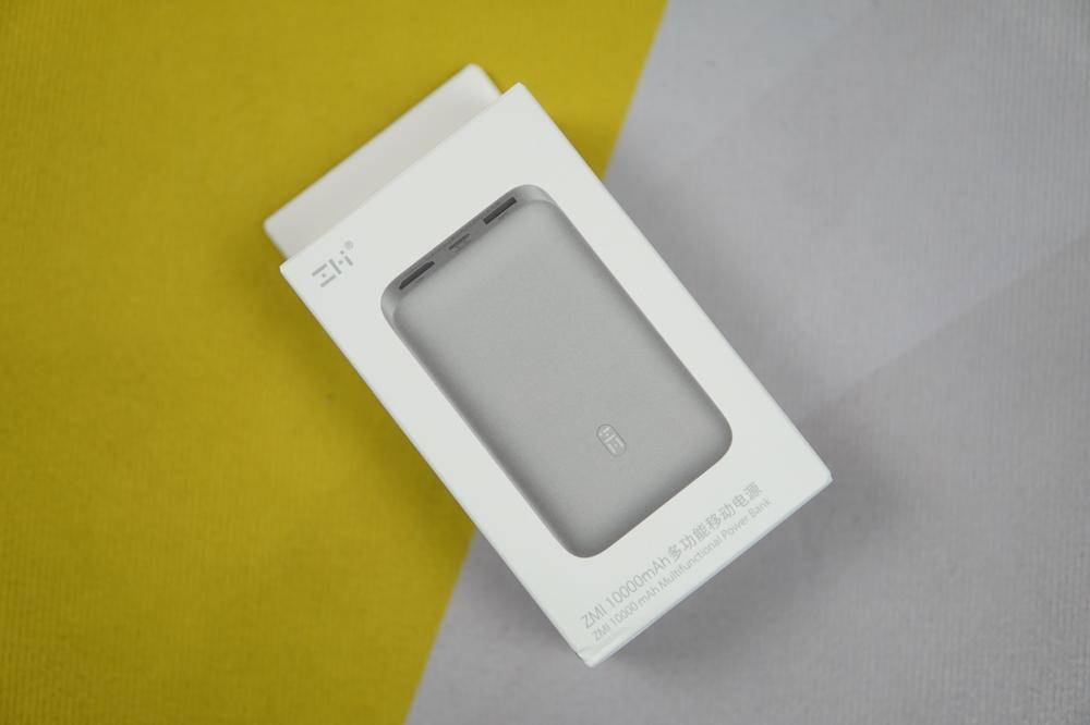 这个移动电源有点“奇葩”，可以给笔记本充电，还能投屏