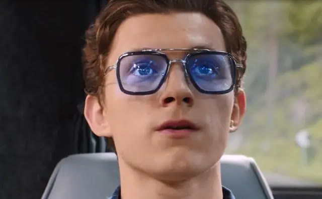 大学开学证件照怎么拍省钱,大学生拍证件照技巧