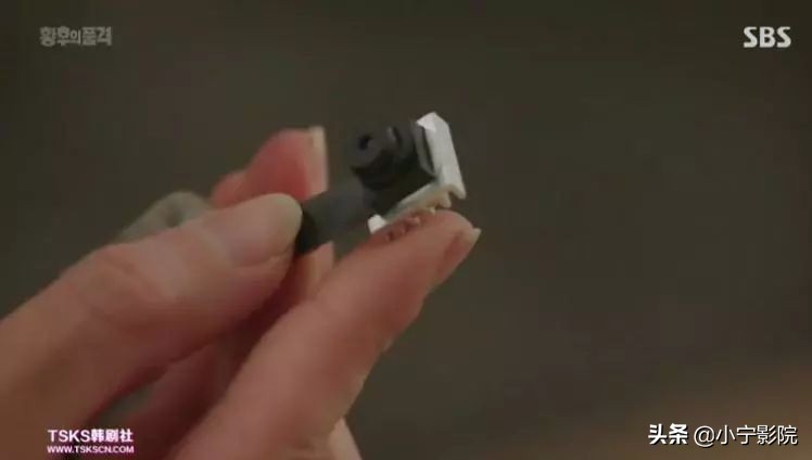 豪门、三角恋、车祸，隔着屏风偷情的狗血剧，这剧上瘾