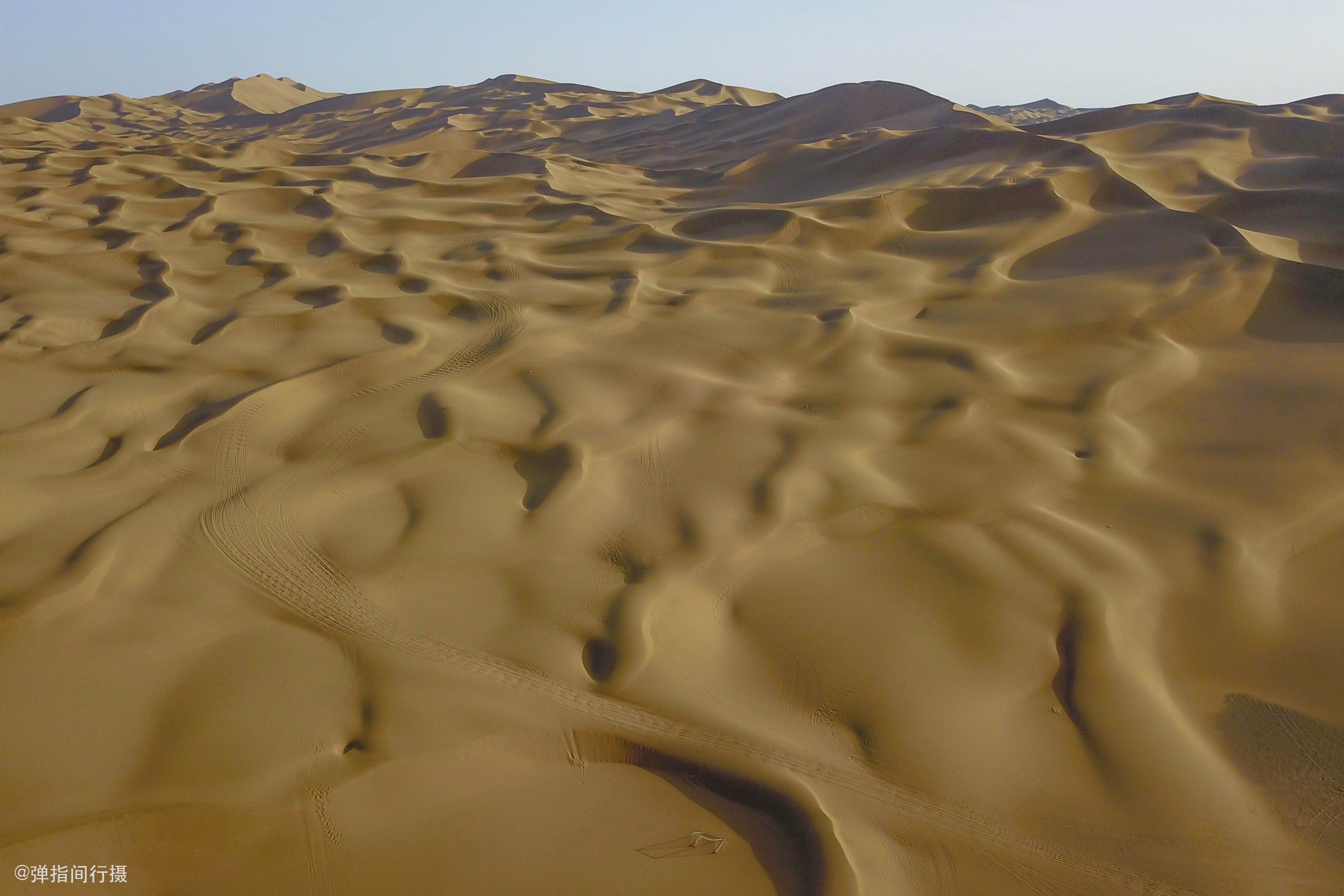 南疆神秘红沙漠简介,南疆第一大沙漠